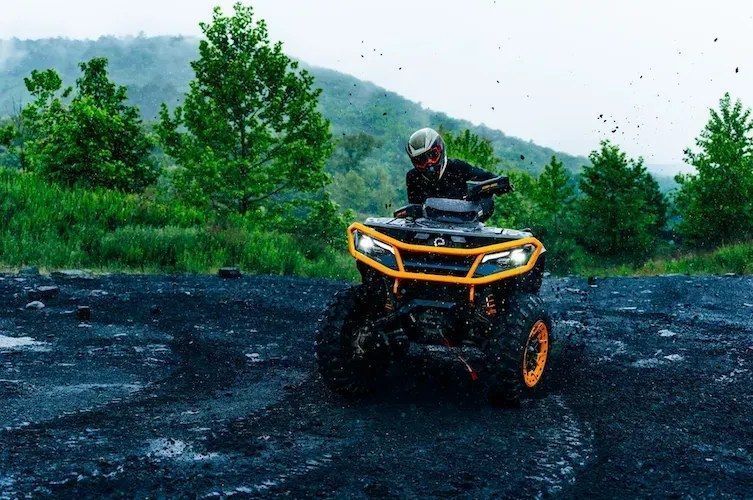 Outlander XT-P 1000R T ABS SAS (2027) Квадроцикл Can-Am 27CAOXTP1000RSAS-NVY фото
