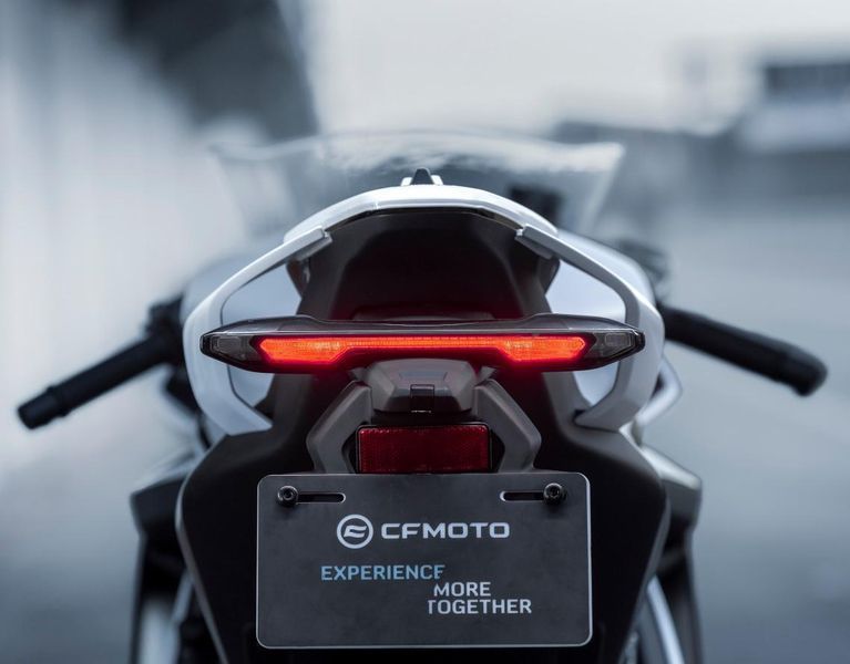 675SR-R Мотоцикл CFMOTO  986 фото