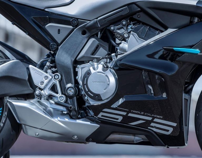 675SR-R Мотоцикл CFMOTO  986 фото