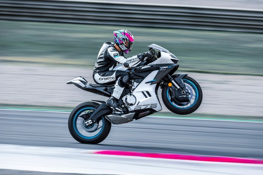675SR-R Мотоцикл CFMOTO  986 фото